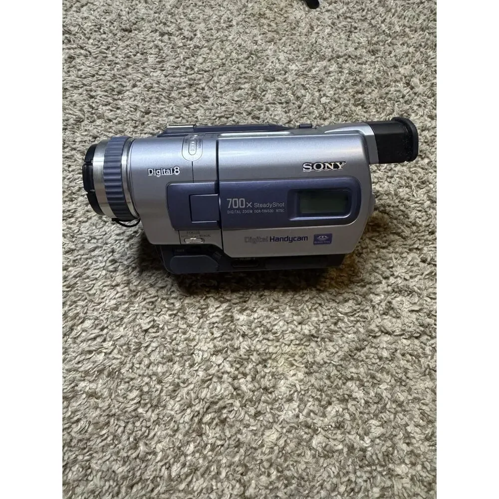 Sony DCR-TRV530 Digital8 Camcorder Complete Kit Tested Remote Light Bag
